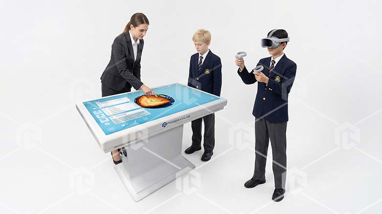 фото Интерактивный стол «Познание: Школьная программа»