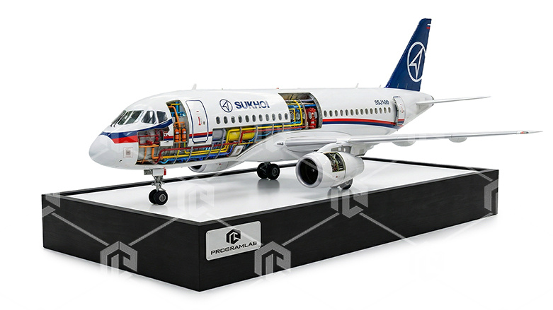 фото Системы на примере макета самолета «Сухой SSJ100»